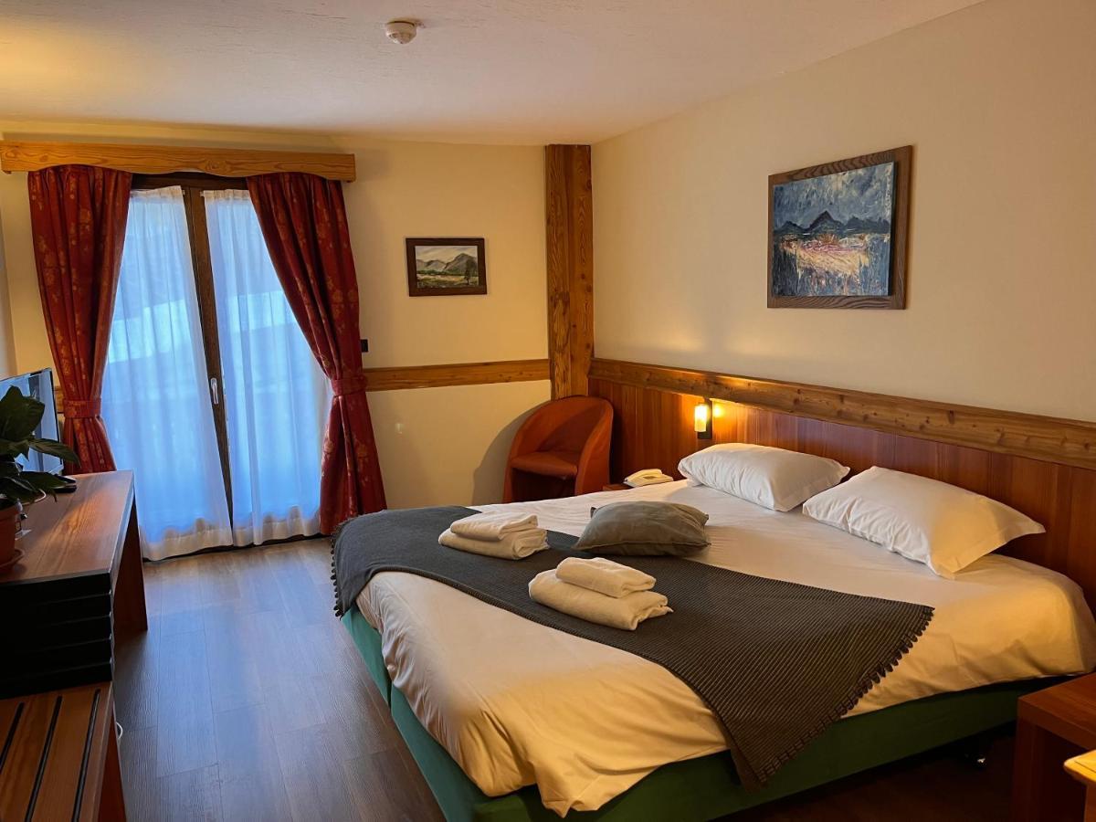 Hotel De Champoluc Exterior photo