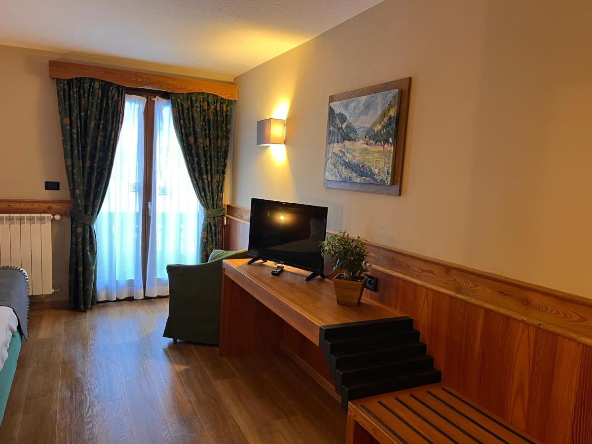 Hotel De Champoluc Exterior photo